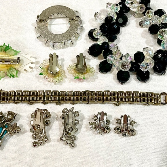 Vintage Rhinestone Crystal Necklace Bracelet Clip On Earrings Brooch Locket - Picture 11 of 13